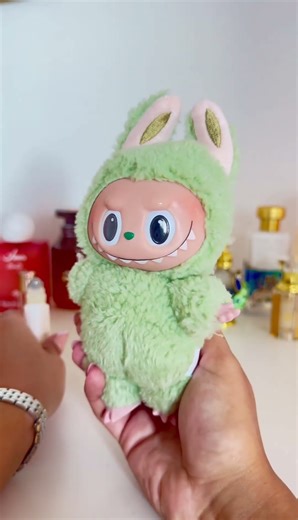 giving my labubu brows with halva beauty nourishing brow oil 🍊