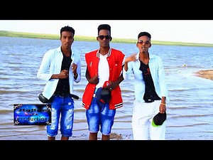 Xalwa xalwa Cabdi (saki) Nuur (qari) axmed (yare) Best Vedio clip HD 2014