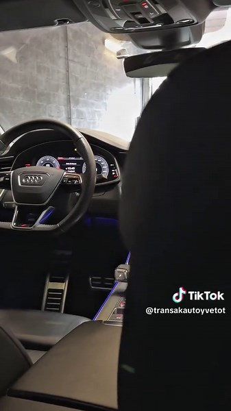 Exploring the Audi A7 Sportback 40 TDI S-line Features