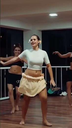 Beautiful Natalia Teaching 'Ori Tahiti - #rewinding #dance #oritahiti