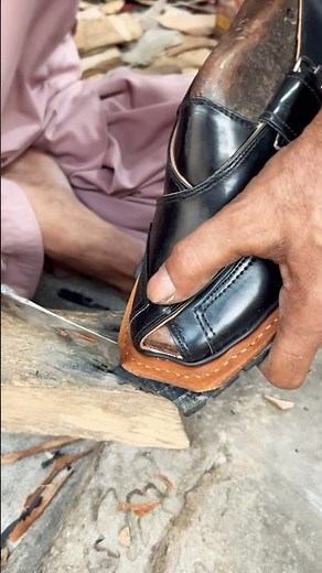 Leather crafting #usa #cuttingskills