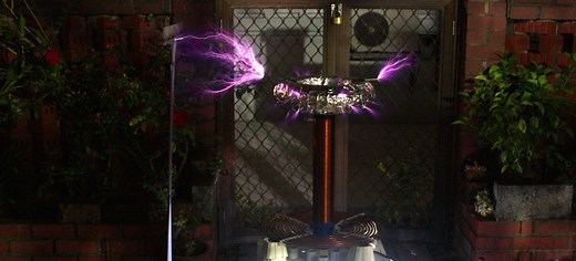 How to Build a 1.35 Million-Volt Tesla Coil