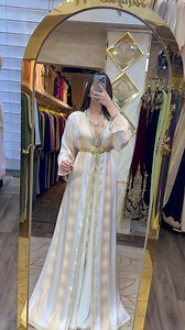 Caftan jawhra classe💎 يرجى التواصل عبر الواتساب 0773050030wtsp التوصيل متاح لـ 58 ولاية عن طريق خدمة Yalidine 📦مع الدفع عند الاستلام 🚚أو عبر البريد الإلكتروني Ccp#الجزائر#وهران #58ولاية_جزائرية | Boutique Nada Oran
