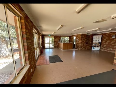 Lightning Ridge NSW. World famous opals. Beaut locals. But the facilities: Local council&MPs, please