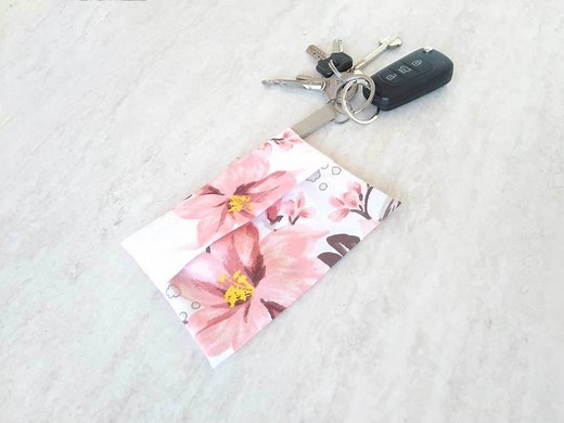 DIY Face Mask Carrying Pouch (FREE Pattern   VIDEO) ⋆ Hello Sewing