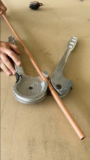 Découvrez les pinces à cintrer en aluminium réf 2514 😎 ! #virax