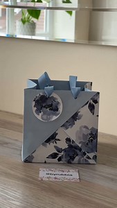 Rubbia on Instagram: "No tape, no glue, just folds! I made this pretty origami bag using @ruspepagifts reversible floral wrapping paper and I’m obsessed with how gorgeous it turned out! The link to this lovely wrapping paper is in my bio, but if you want it sent straight to your DMs, just comment ‘BAG’ below and I’ll send it over! (Paid Promotion) #fyp #origamibag #giftwrapping #diygiftbag #wrappingpaper #ruspepa #papercraft #byrubbia #ruspepagifts #gift #giftwrapping #giftwrappingideas #wrappin