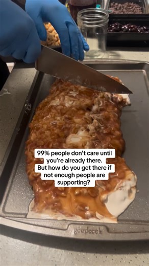 Hailey & Daniel on Instagram: "Muscle Munch Sweets All healthy, high protein, no added sugar, gluten free, macro friendly, homemade, high quality ingredients, cage-free eggs from Gainiac, Pescience protein powder and Eminent protein powder from Gainiac, real fruit, no artifical colors💪 Contact me or checkout Musclemunchsweets.com to place an order! Happy and grateful for all the support🩷🙏 Everything made of healthy ingredients, high protein, no added sugar or artificial colors, gluten-free, m