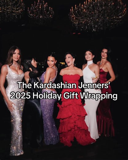 they snapped again! #kendalljenner #kimkardashian #wrappinggifts #krisjenner #kyliejenner