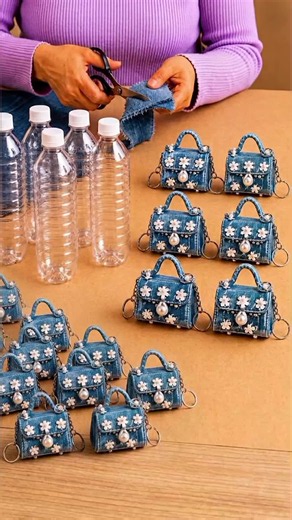 Plastic Bottles & Old Denim Turn Into a Keychain With a Designer-Inspired Look | DIY Recycling Craft #plasticbottlecraft #denimcraft #recycledkeychain #foryou #fyp