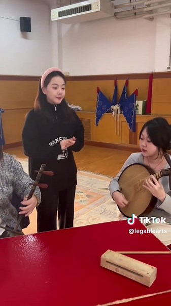 Experience the Emotion of Oriental Opera