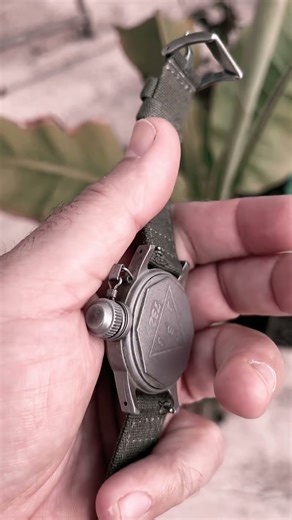 Custom Vintage Russian Army Watch | Military-Inspired Mod by relumer.es #watchmodding#customwatches