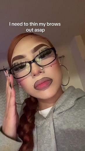 Brow Threading Tips: How to Thin Your Brows Safely