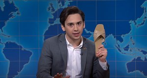 WATCH: ‘SNL’s Marcello Hernández Explains Chancletas on the ‘Weekend Update’ — & It’s Spot On