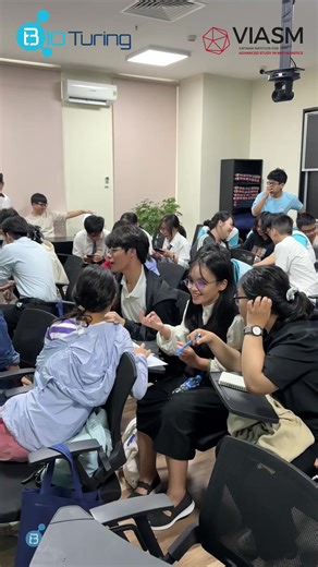 [Recap] Open Day 2025 – A community-driven event organized by BioTuring and VIASM! Our Bioinformatics Open Day wrapped up with great success, welcoming more than 70 high school students and parents 🎊 Thank you to everyone who took the time to join us, explore, learn, and help create such a meaningful day together 💙🤍 #BioTuring #LifeAtBioTuring #bioinformatics