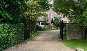 20 Easy Gravel Driveway Ideas for a Breathtaking Driveway