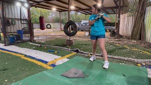 25K views · 1.4K reactions | Using metal bat for pitching machine practice , usando un bate de puro metal para la práctica de la máquina , is not the same pitching front toss than the machine no homeruns here  , no es lo mismo el picheo despacio a la máquina, aquí no ahy homeruns, trabajando en mirar la pelota afuera y porque viene recio, this a heavier bat and longer just working on faster hands | Iza's Softball Drills | Facebook