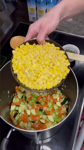 🍲 No fuss, all flavor. Easy chicken soup recipe!