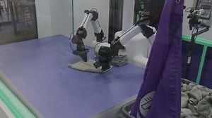 Company introduces robot that folds laundry