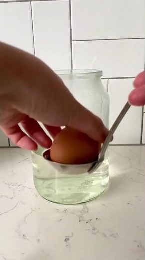 Salted eggs / 鹹蛋 How to make salted eggs at home - 2 week recipe!