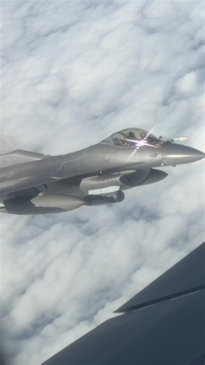 frstr (@.frstr)’s video of fighter jet