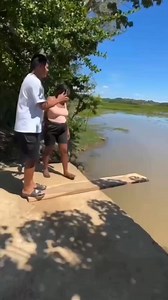 2.9M views · 10K reactions | เดี๋ยวๆ กลับไปดูแฟนก่อน藍藍藍 #funny #comedy #คลายเครียด #เพื่อความบันเทิงนะครับ #อย่าไปเครียด | Jirapat Gif Pijit | Facebook