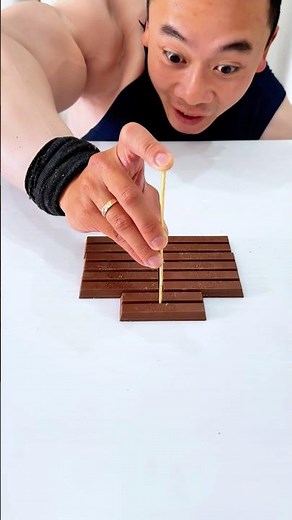 How to make the INFINITE CHOCOLATE LOOP properly?😅🍫- 無限チョコレートループの正しい作り方は？😅🍫