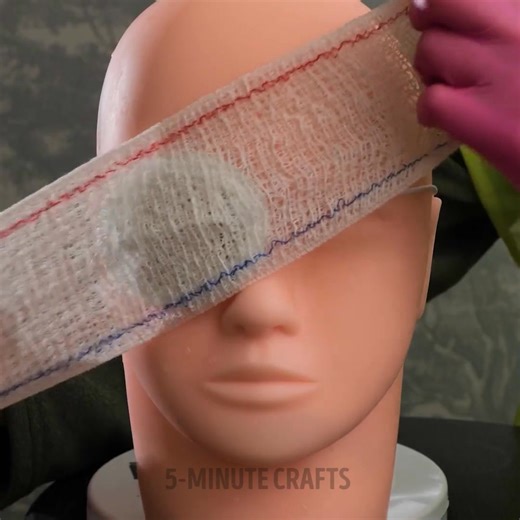 330K views · 711 reactions | First aid hacks everyone should know ! 欄 | 5-Minute Crafts | Facebook