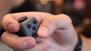 Everyone wants this tiny cube that lets you fidget at work. | Insider Tech