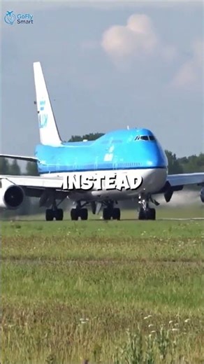 Why Pilots Don’t Start Both Engines Immediately #airplane #aviation #short